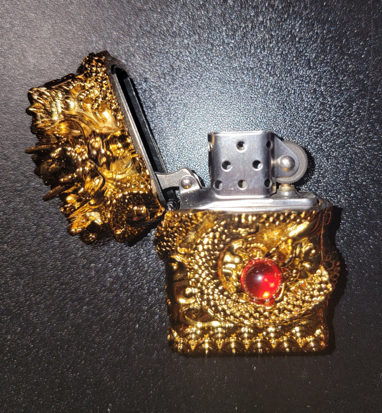 Dragon Zippo Lighter
